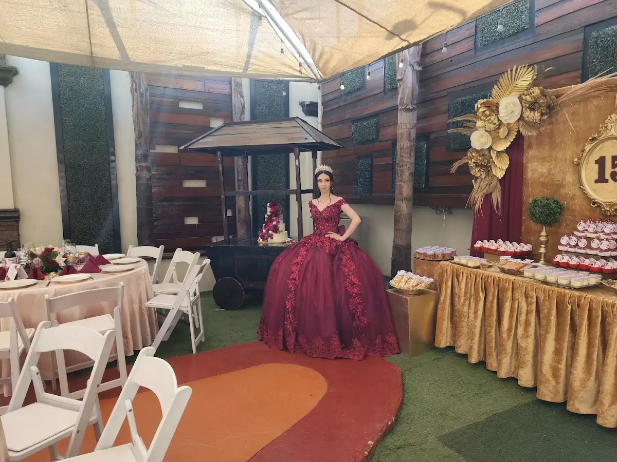 Oasis Salón & Jardín