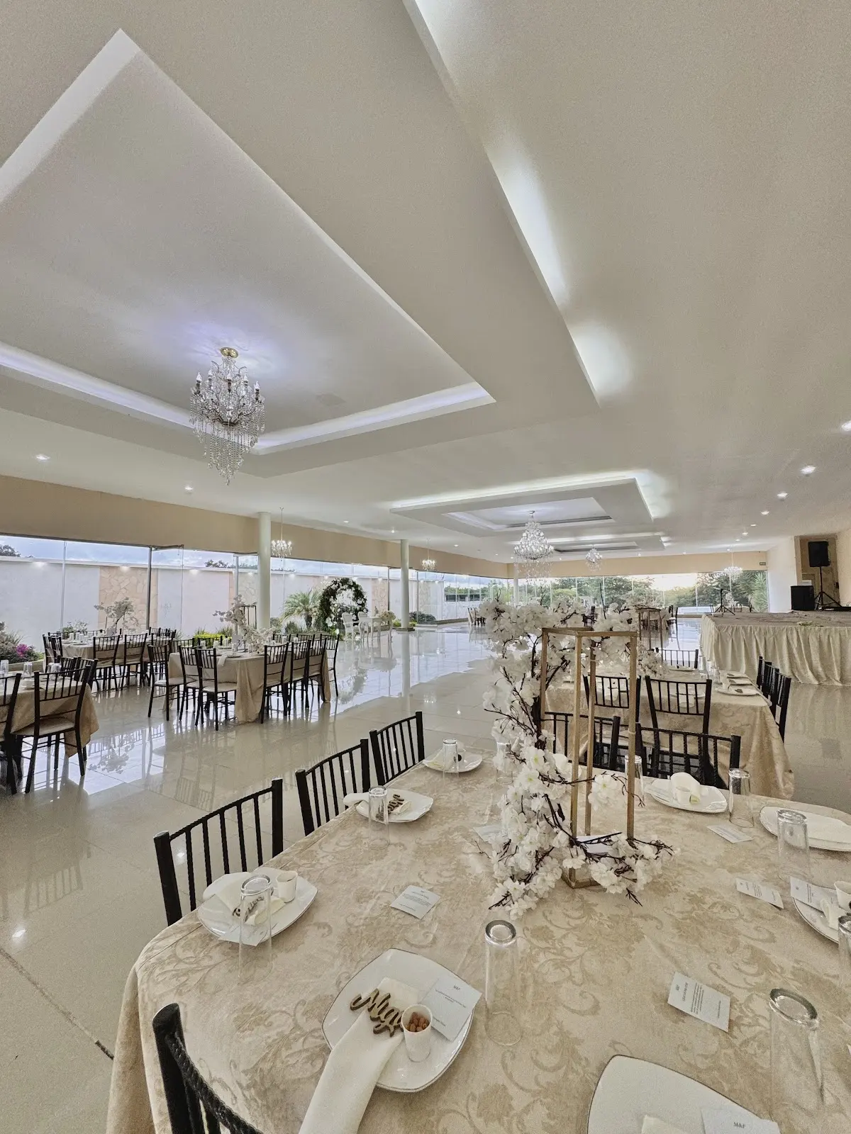 Samelugre salón y jardín