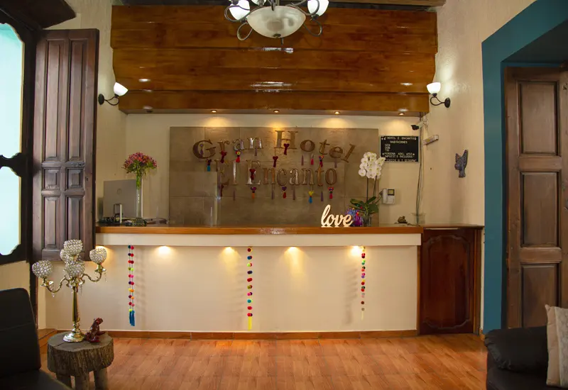La Encantada Salón & Jardín