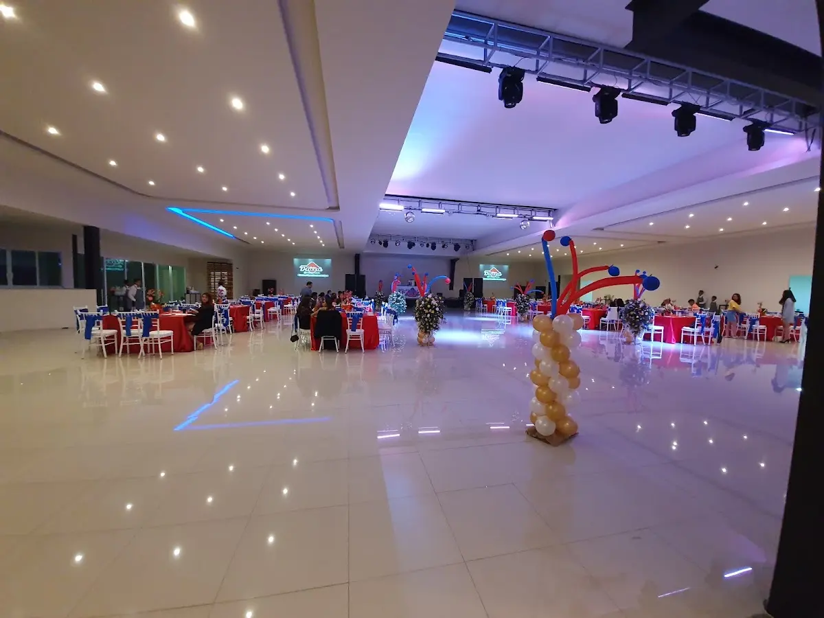 Salon Claro de Luna