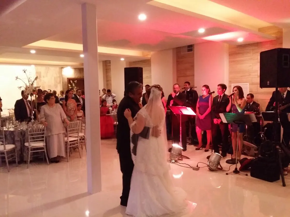 Salón Candilejas — foto 2 de 3