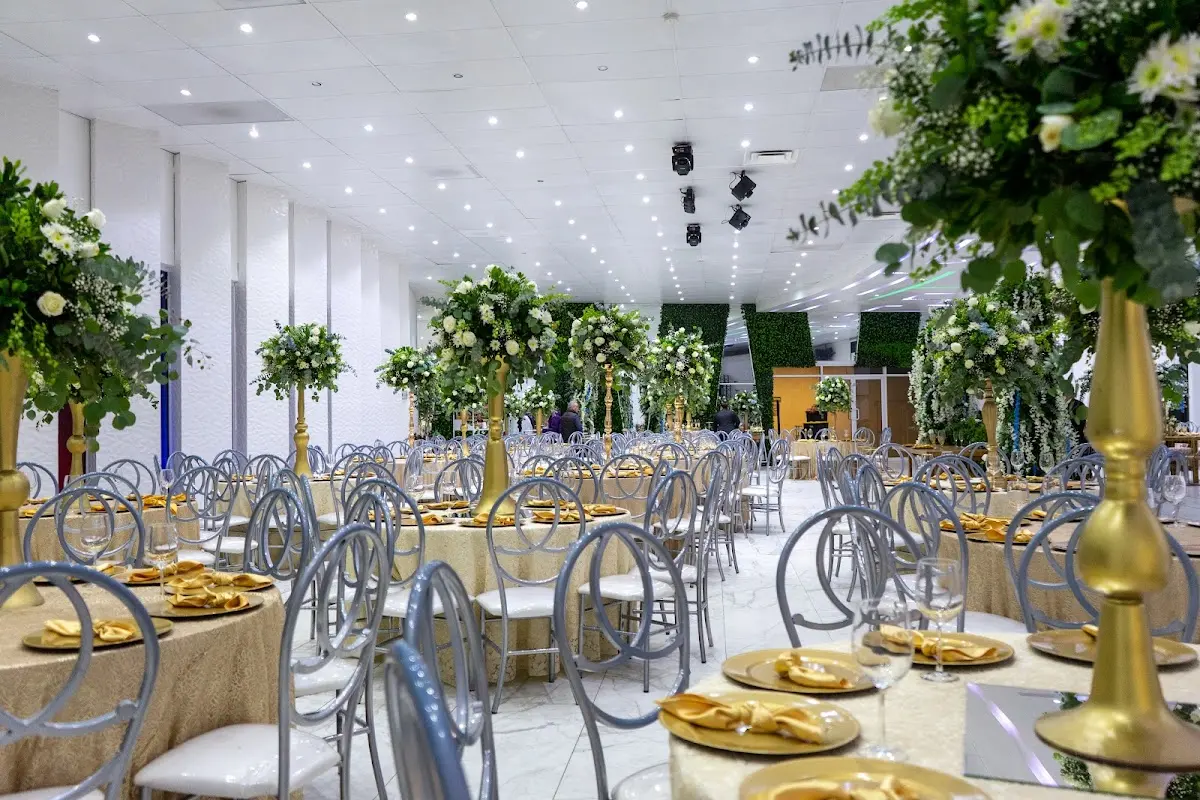 De Versalles Salón y Jardín de eventos