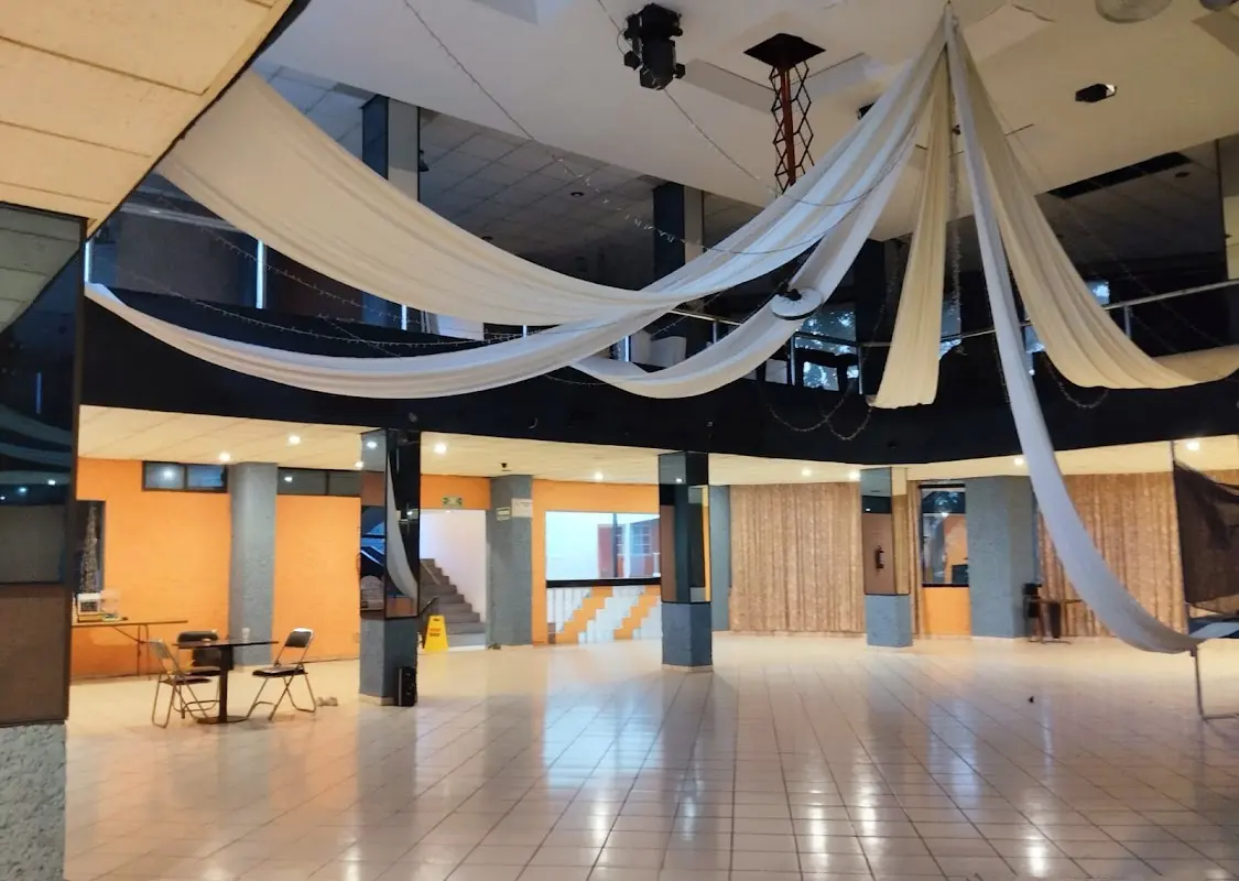 SALON DE EVENTOS KRYSTEL