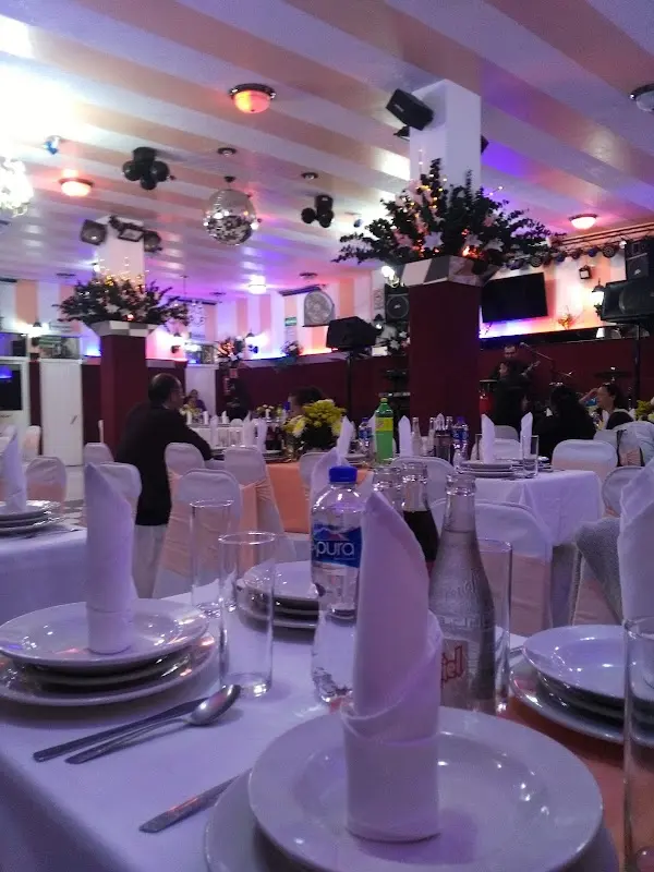 Salón Fiesta en América