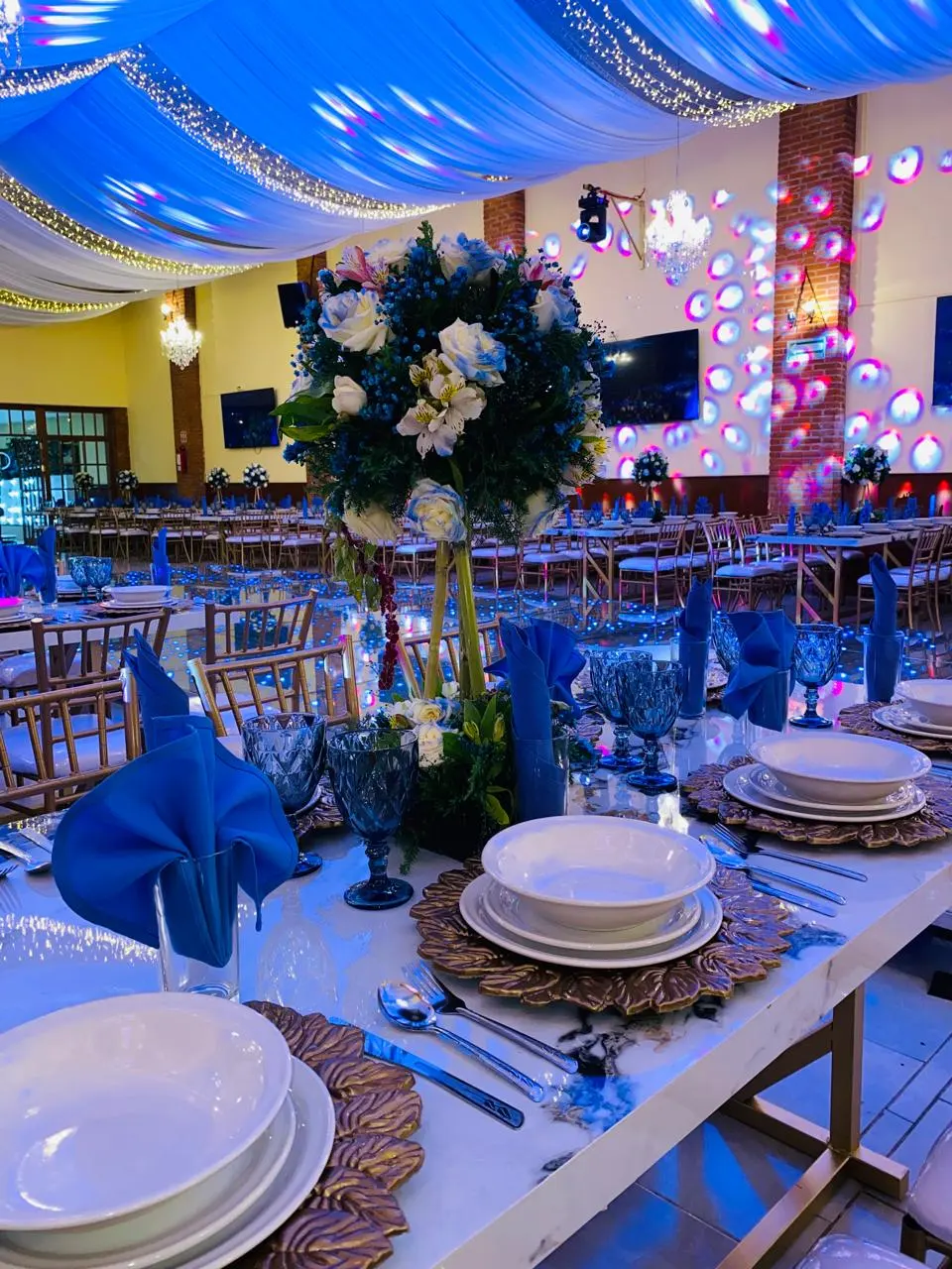 SALON DE EVENTOS " EMPORIO "