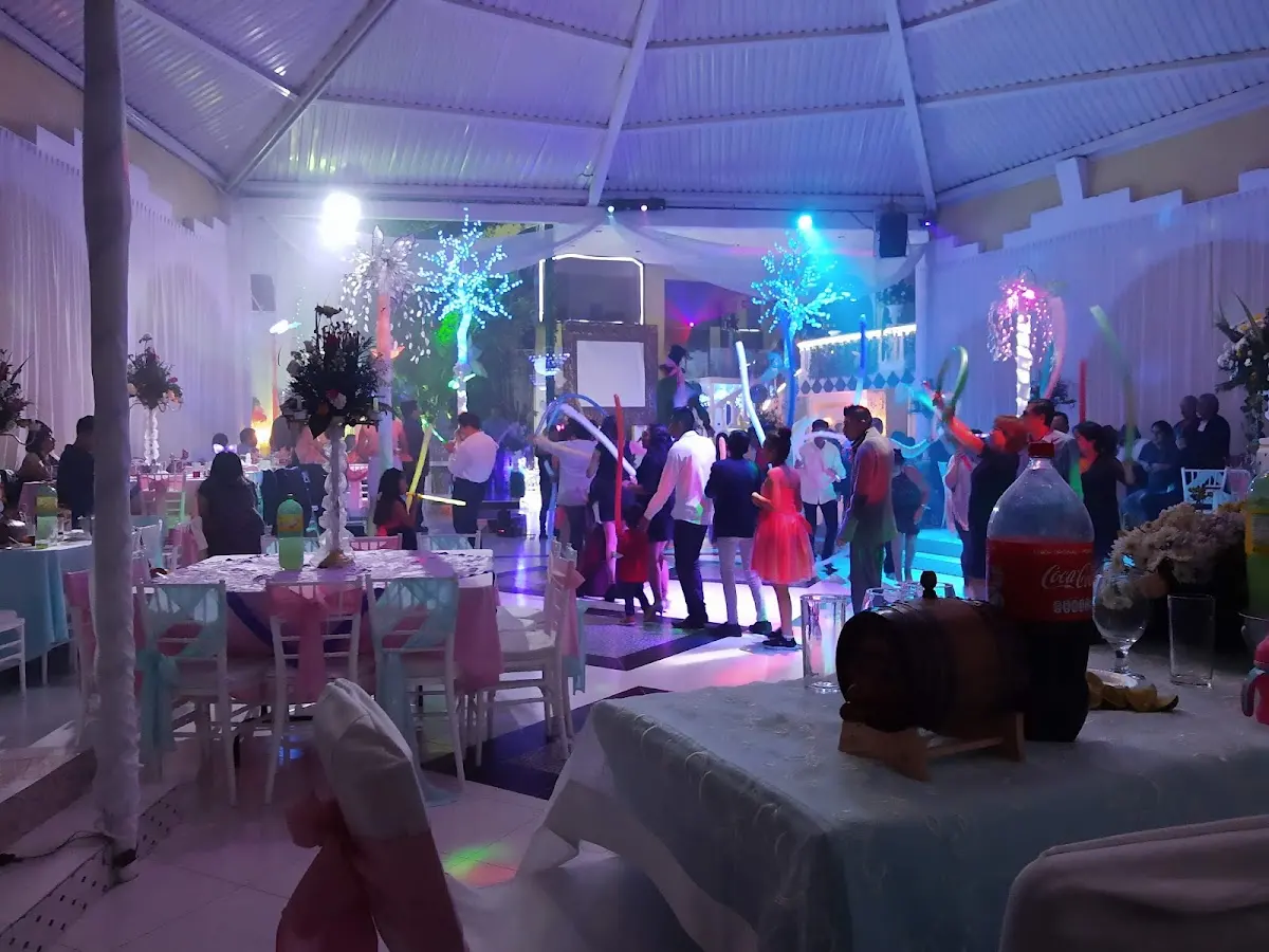 Salon De Fiestas "LA CASCADA" EVENTOS SOCIALES