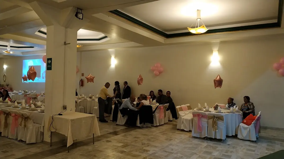 Salón Casa Blanca