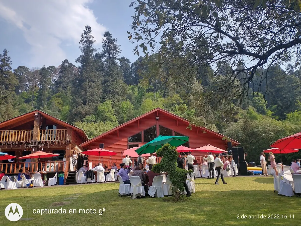 Salon de Fiestas Cabaña "La Cascada"