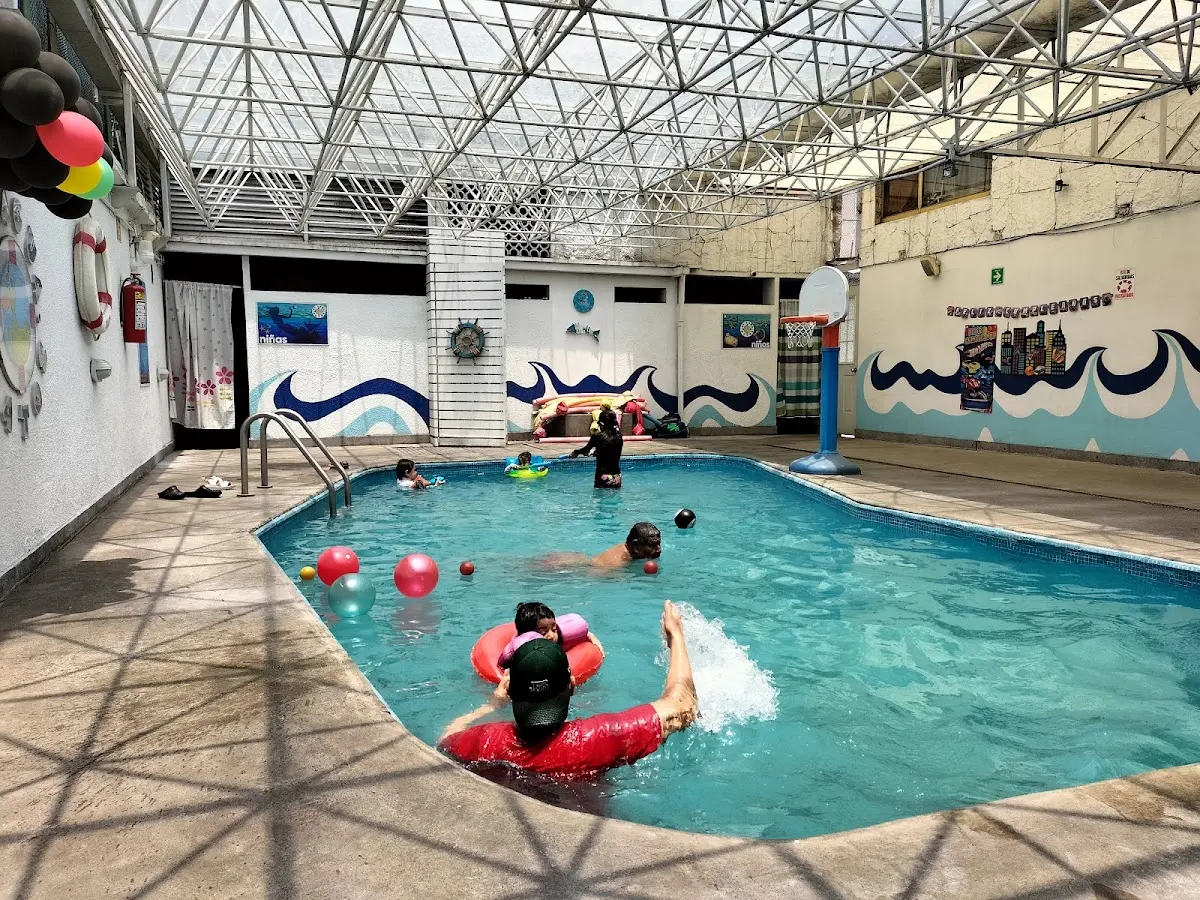 SALON DE FIESTAS AL AGUA PATOS