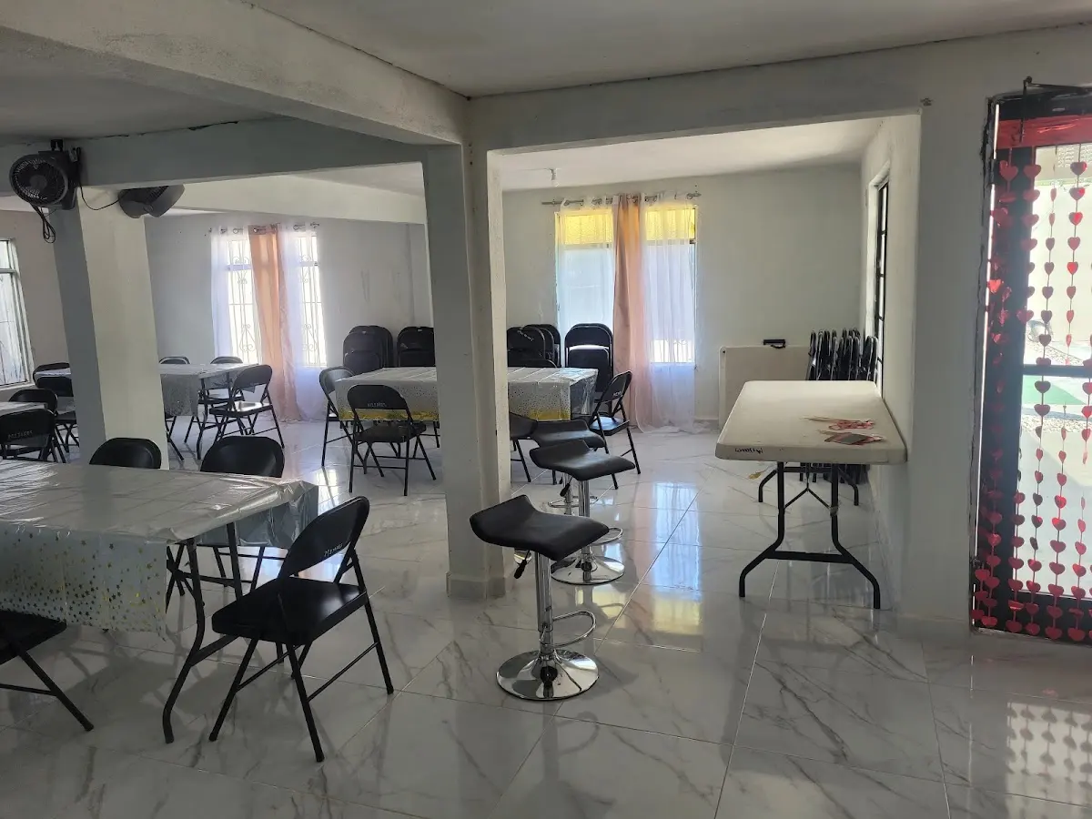 Salón y Terraza Villa Marias