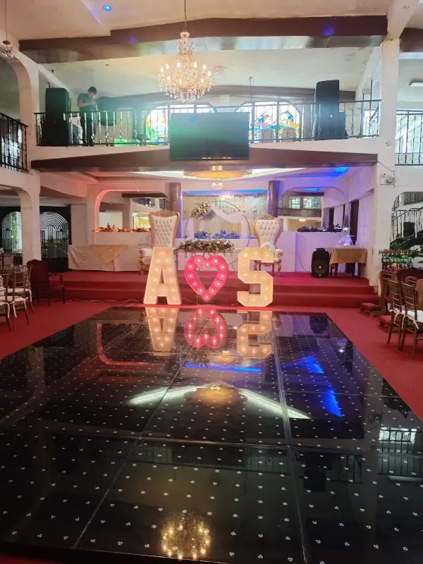Salón y jardin de eventos el club