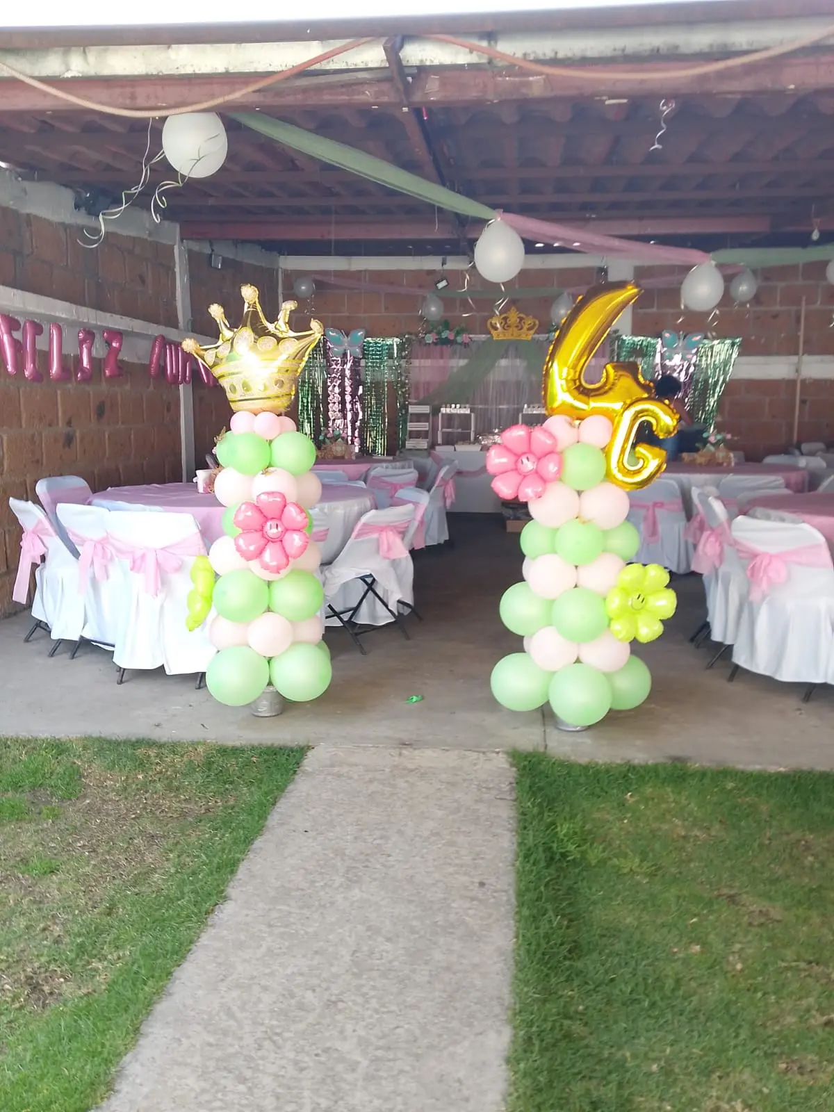 Jardín De Fiestas La Casita Colmena