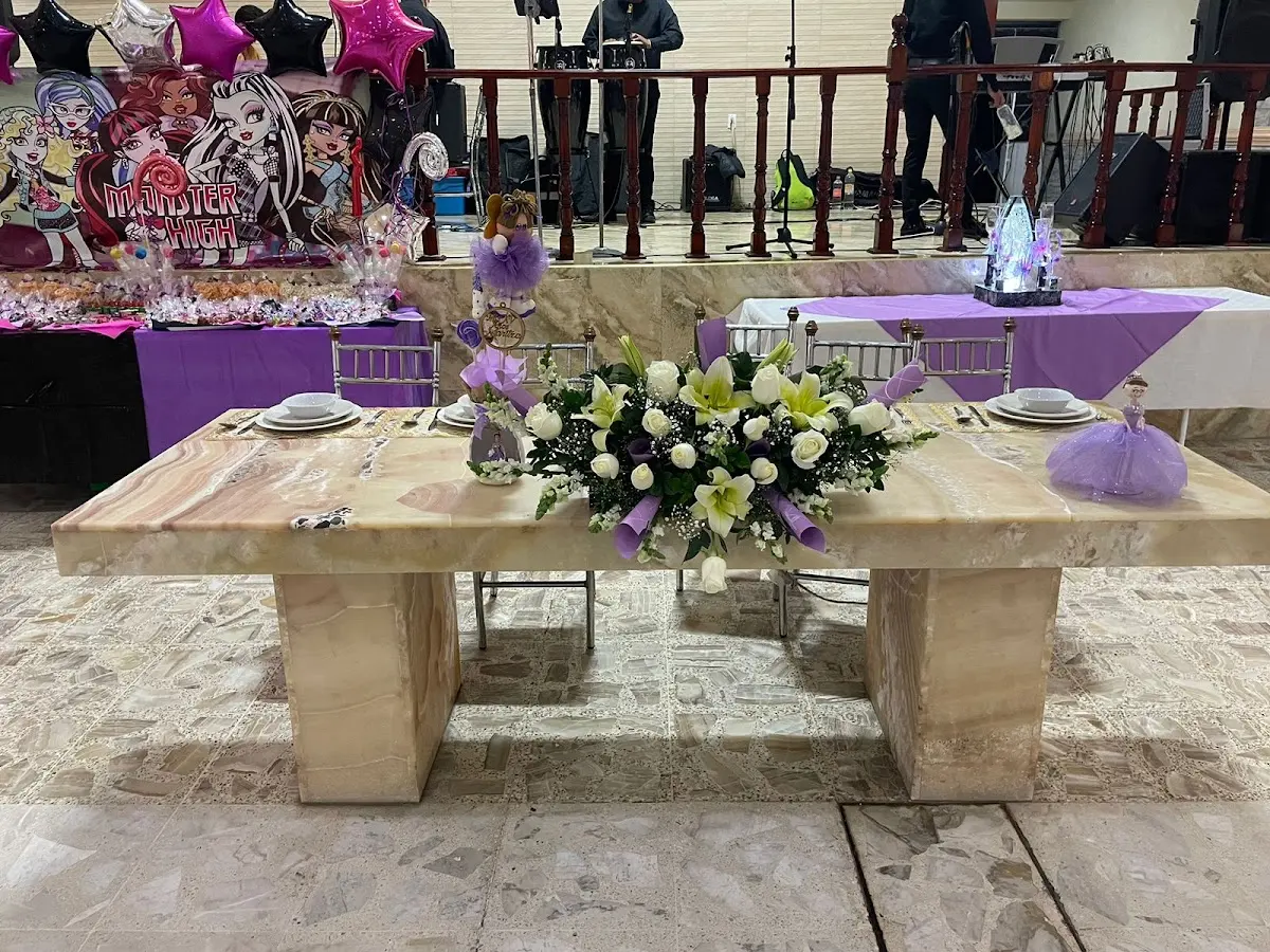 Salón De Eventos Sociales Leoanse