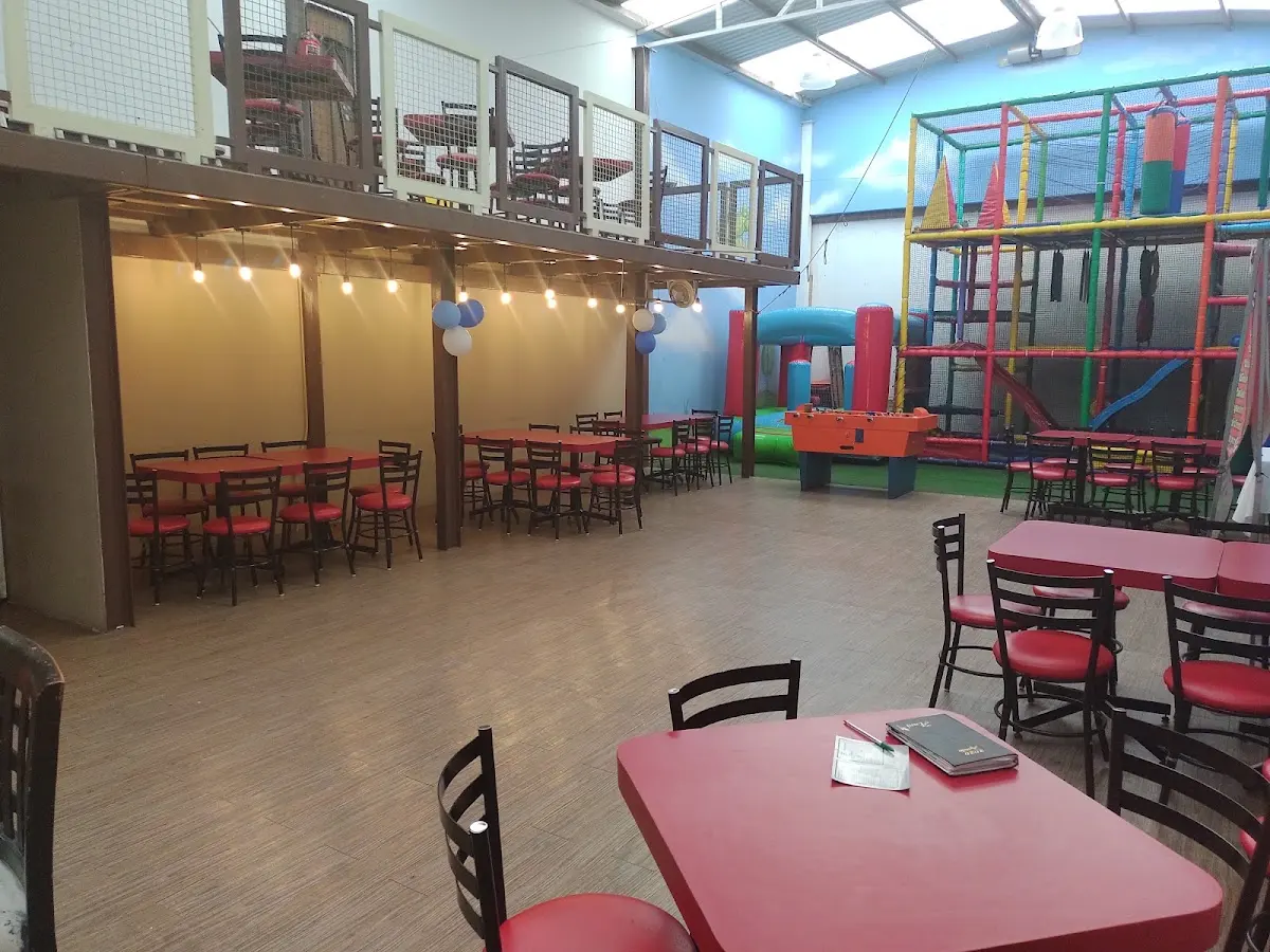 Salón de Eventos Sociales e "INFANTILES BAMBINI"