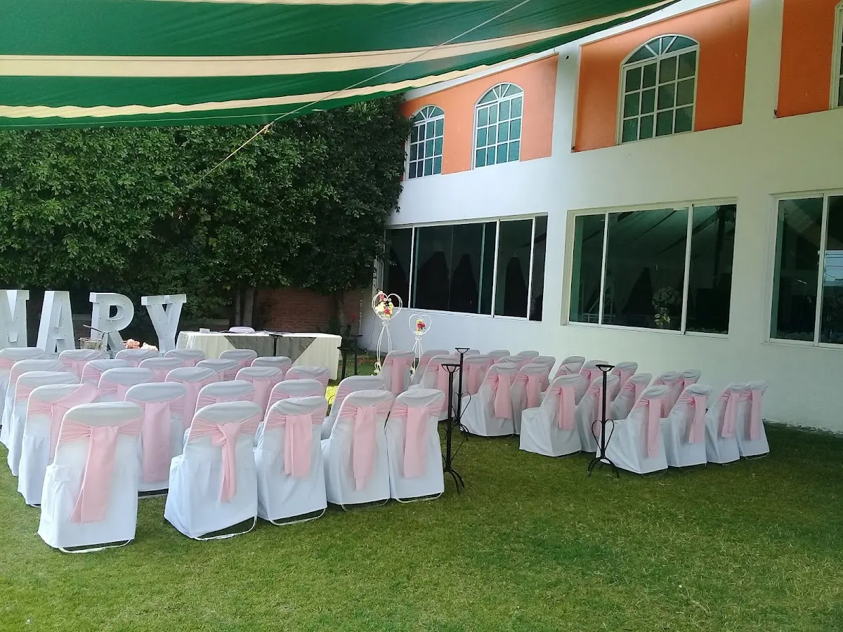 Salón Jardín Villa Esmeralda