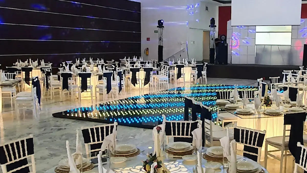 Centro Cívico Satélite by Platinum Events
