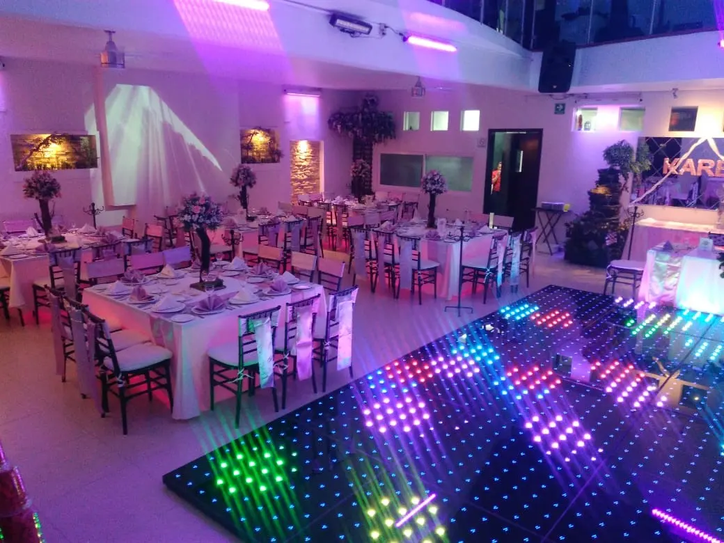 Party Hills Lounge