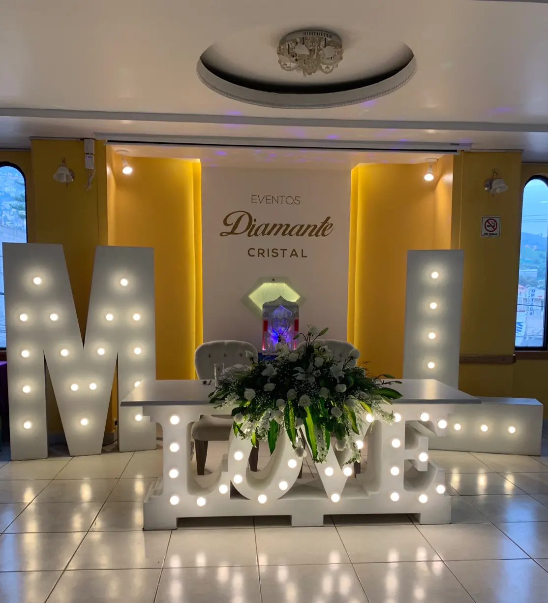 "Salón de eventos Diamante Cristal "