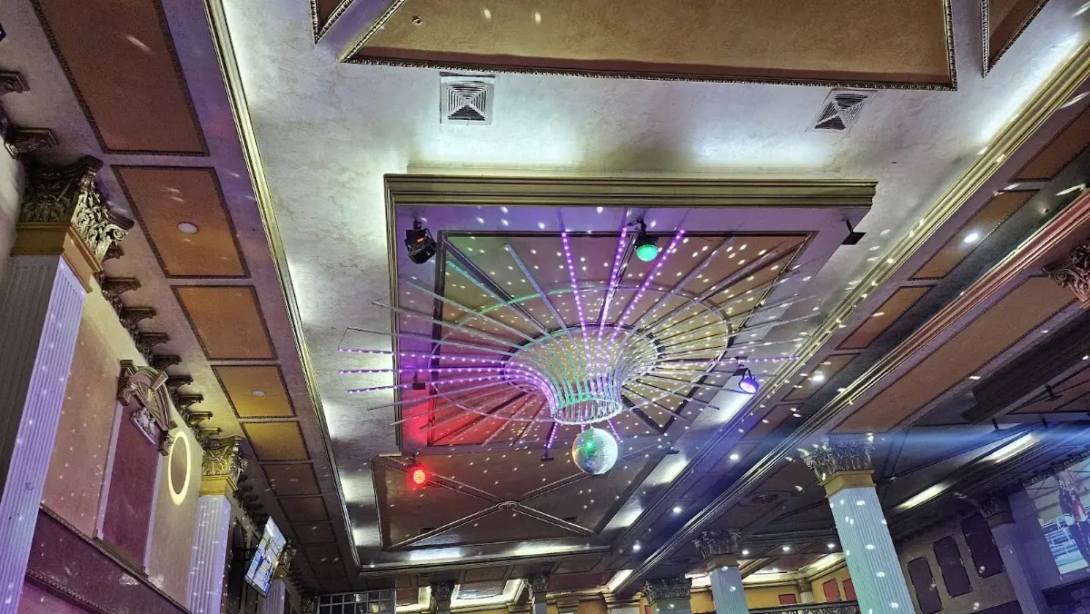 Salon Romance Palace