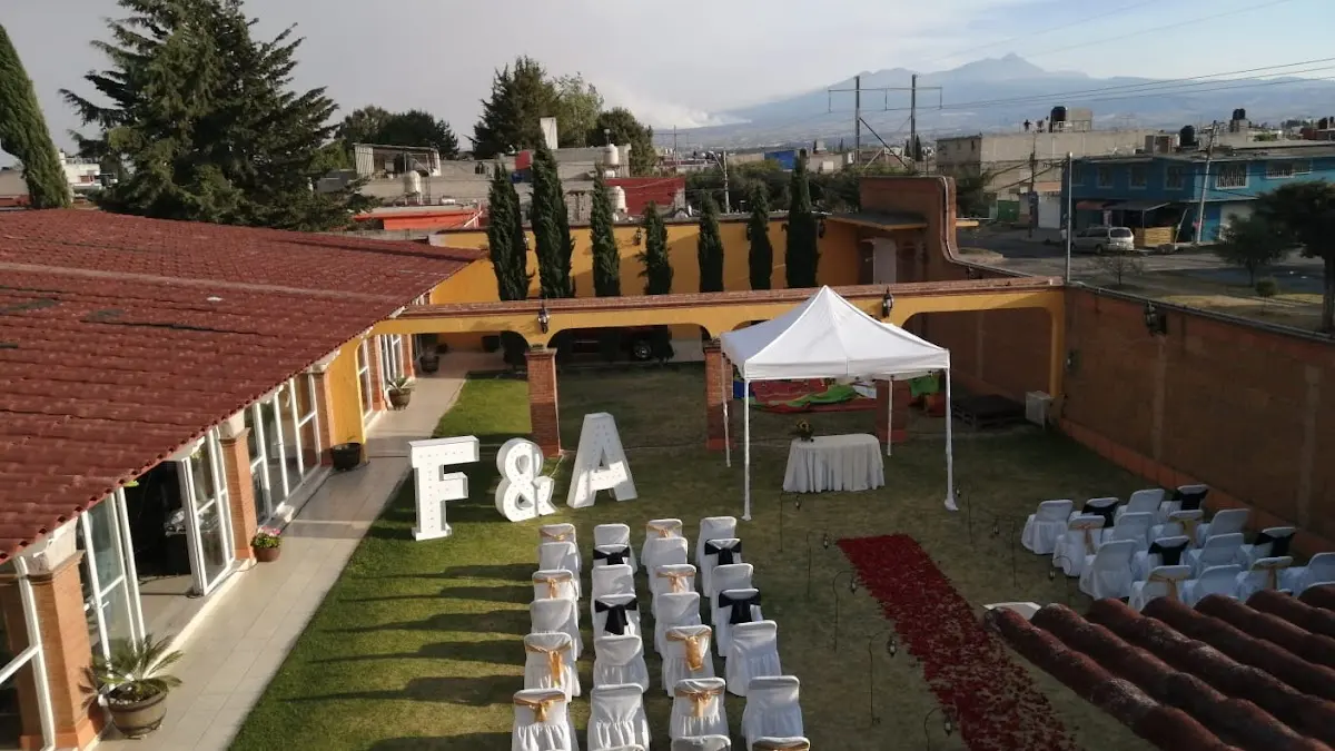 Salon y Jardín La Finca