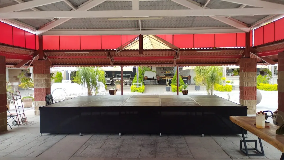 SALON EL SOLAR