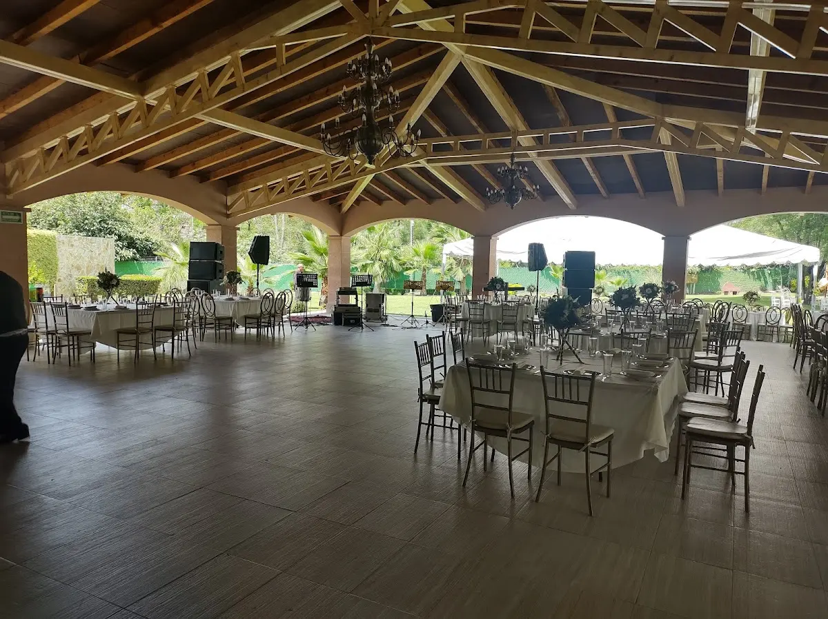 Salón Jardín de Rales — foto 2 de 3