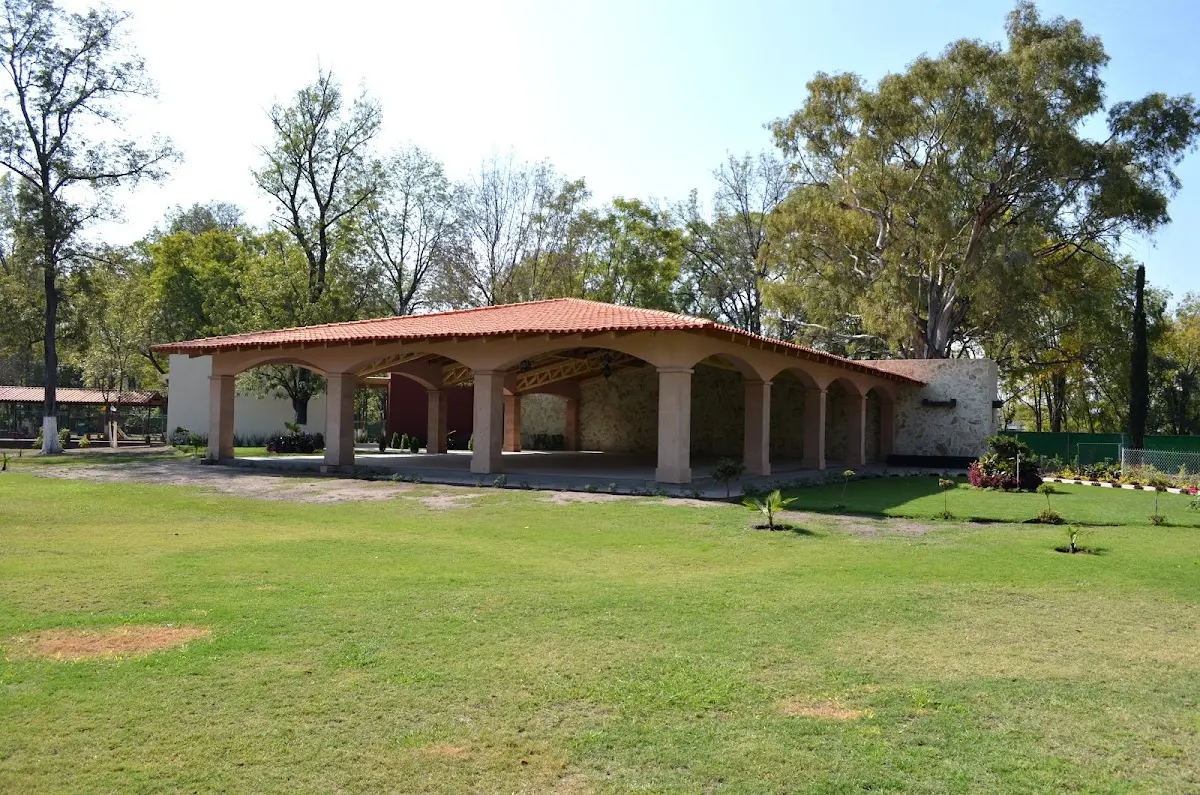 Salón Jardín de Rales