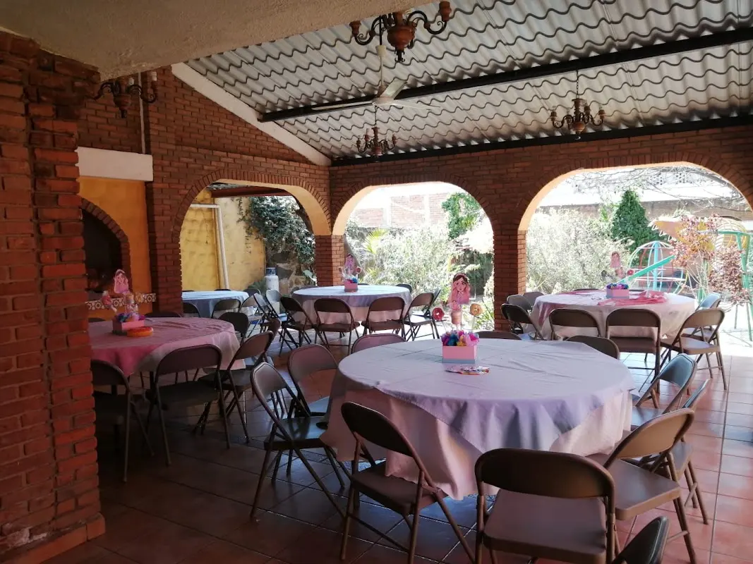 Salón de Fiestas Daisy