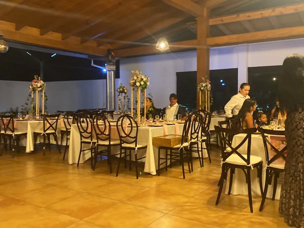 Salon de Eventos R&S