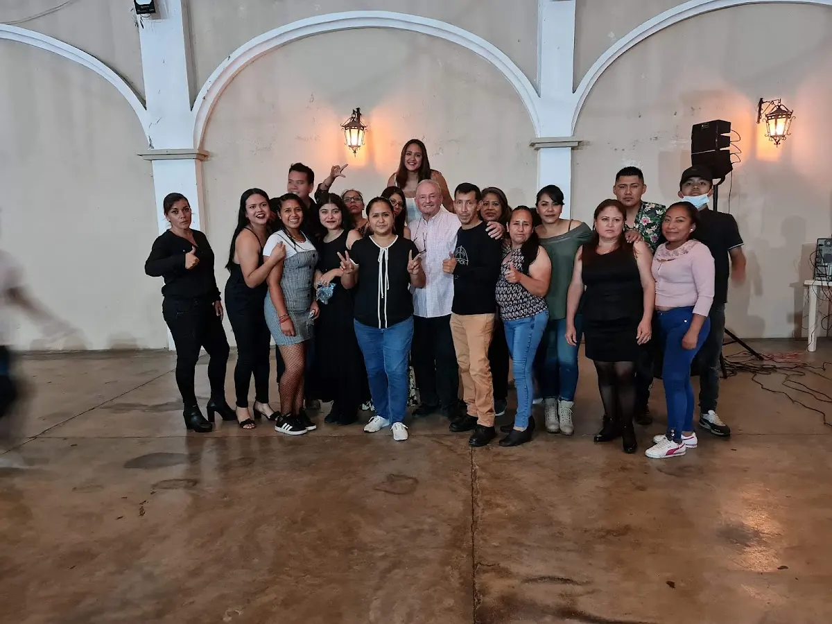 Salon Los Portales — foto 2 de 3