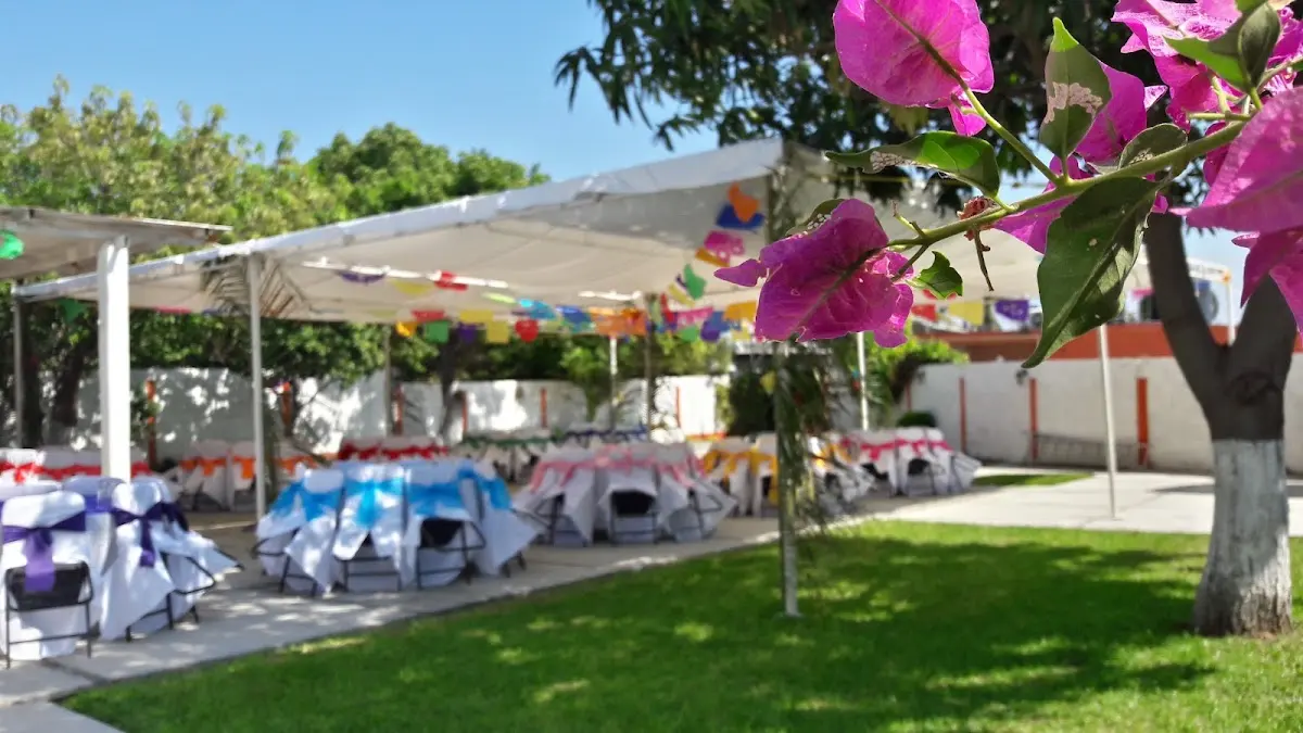 Jardín de Eventos Sociales July