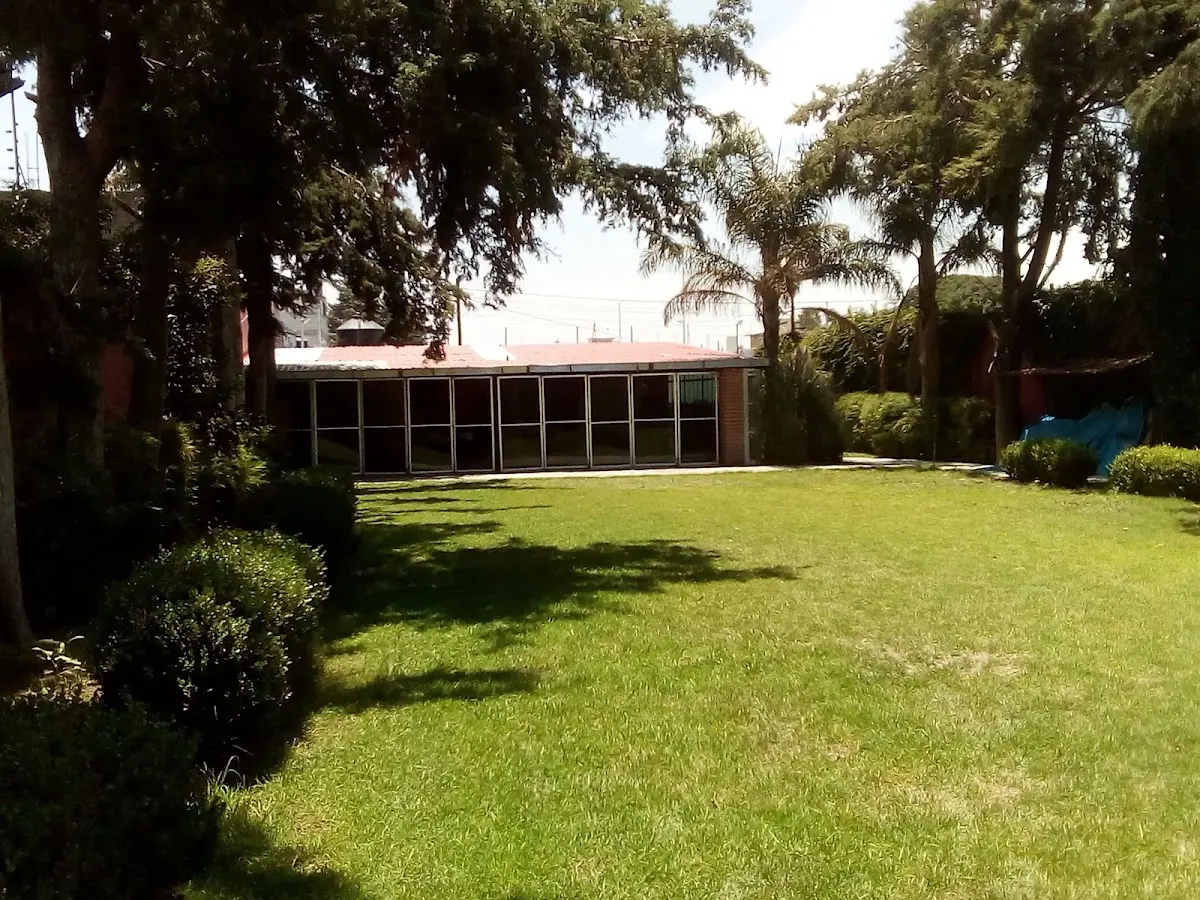 El Bosque. Salón-Jardín