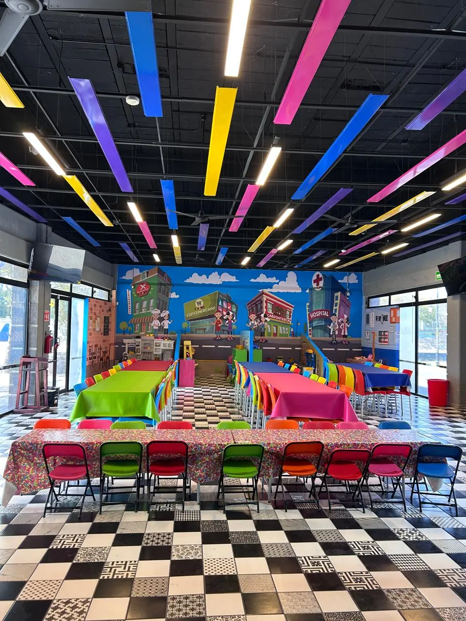 Fun4All Salon de Fiestas Infantiles