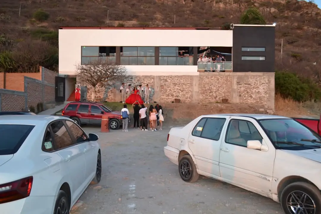 Salon cerquita del cielo
