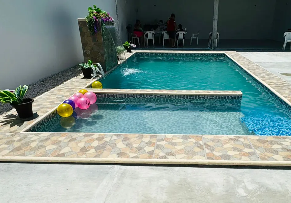 Palapa y Alberca Bugambilias