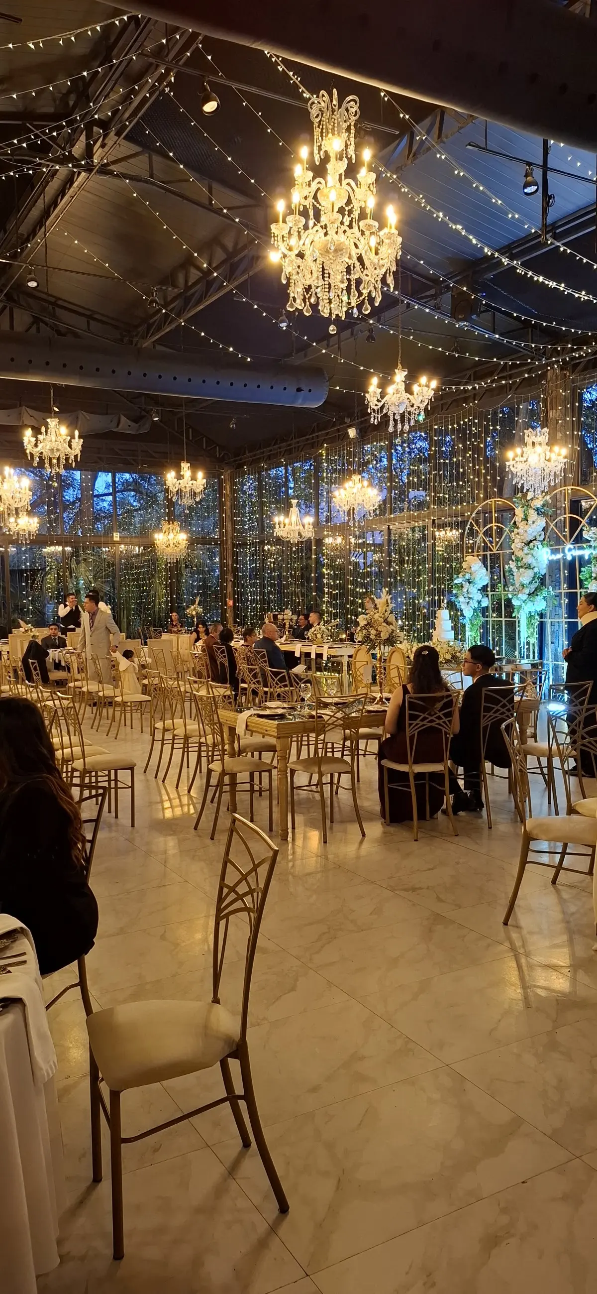 SALÓN CASA VICTORIA