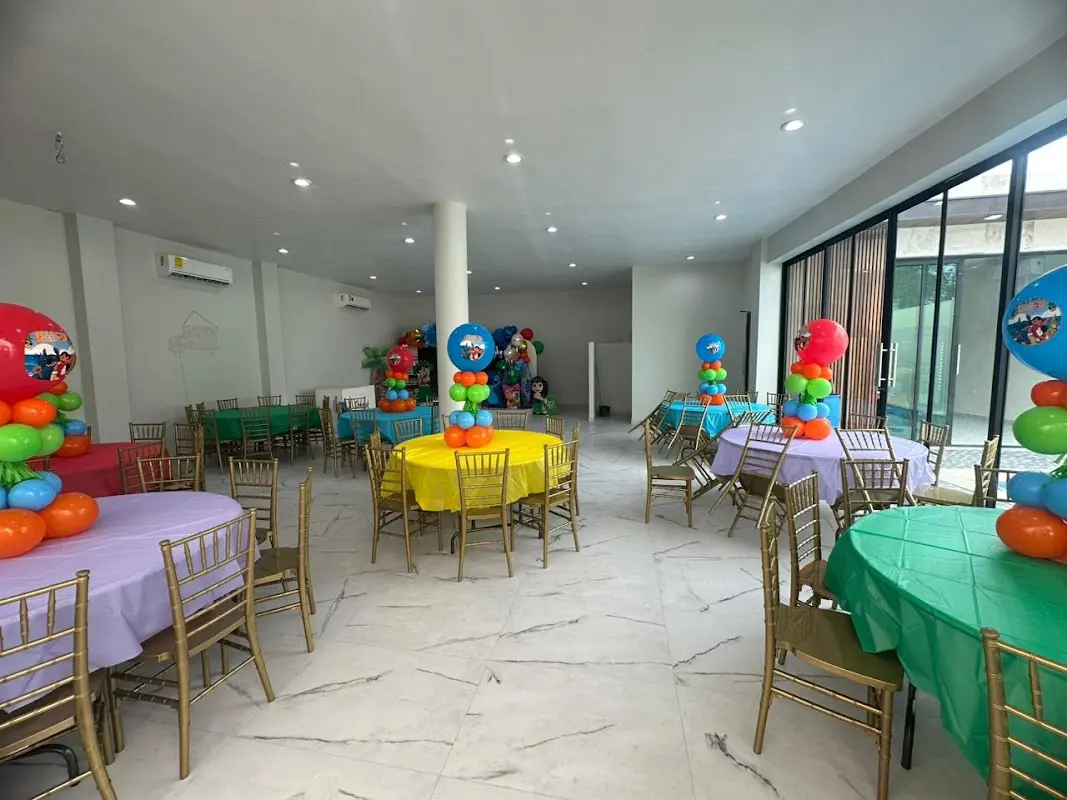 Salón de Eventos 214