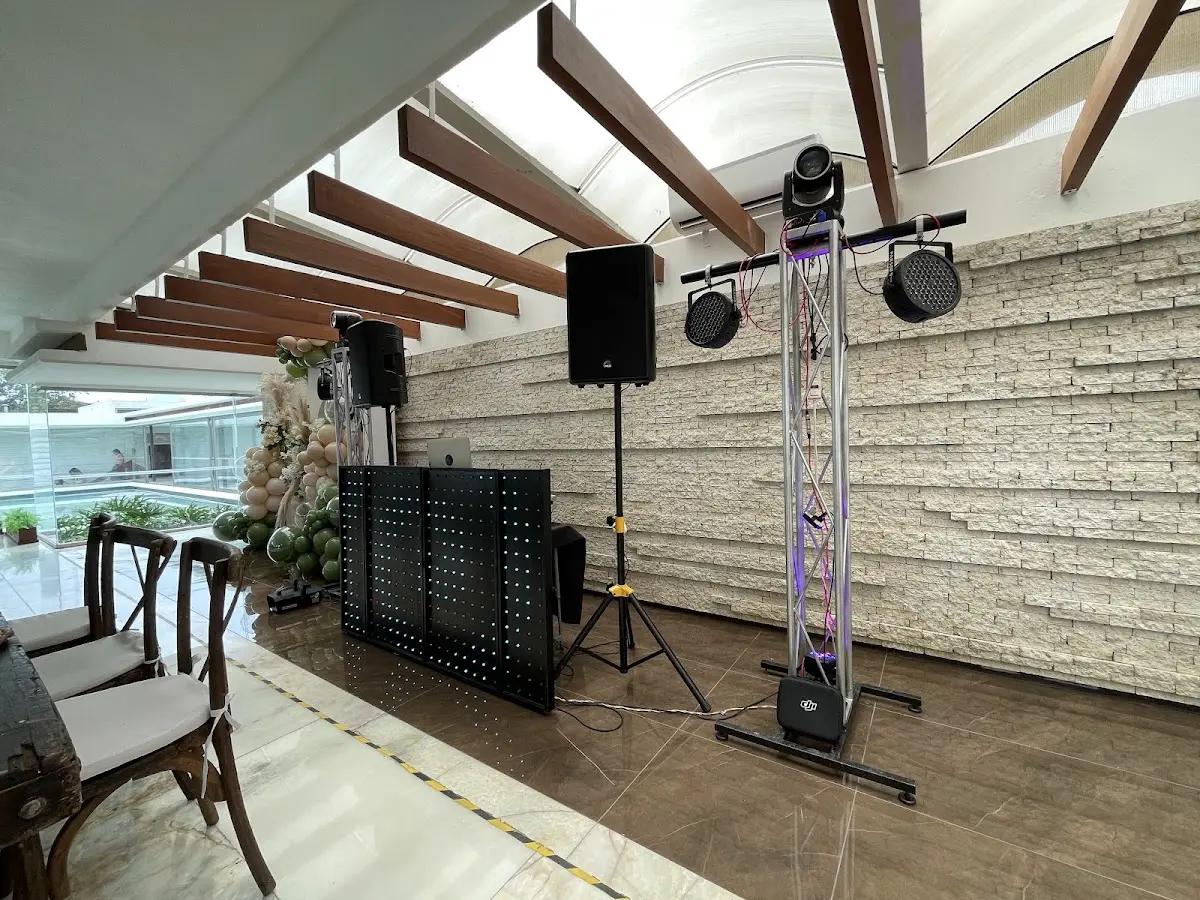 SALON DE EVENTOS CASA DE LA LOMA