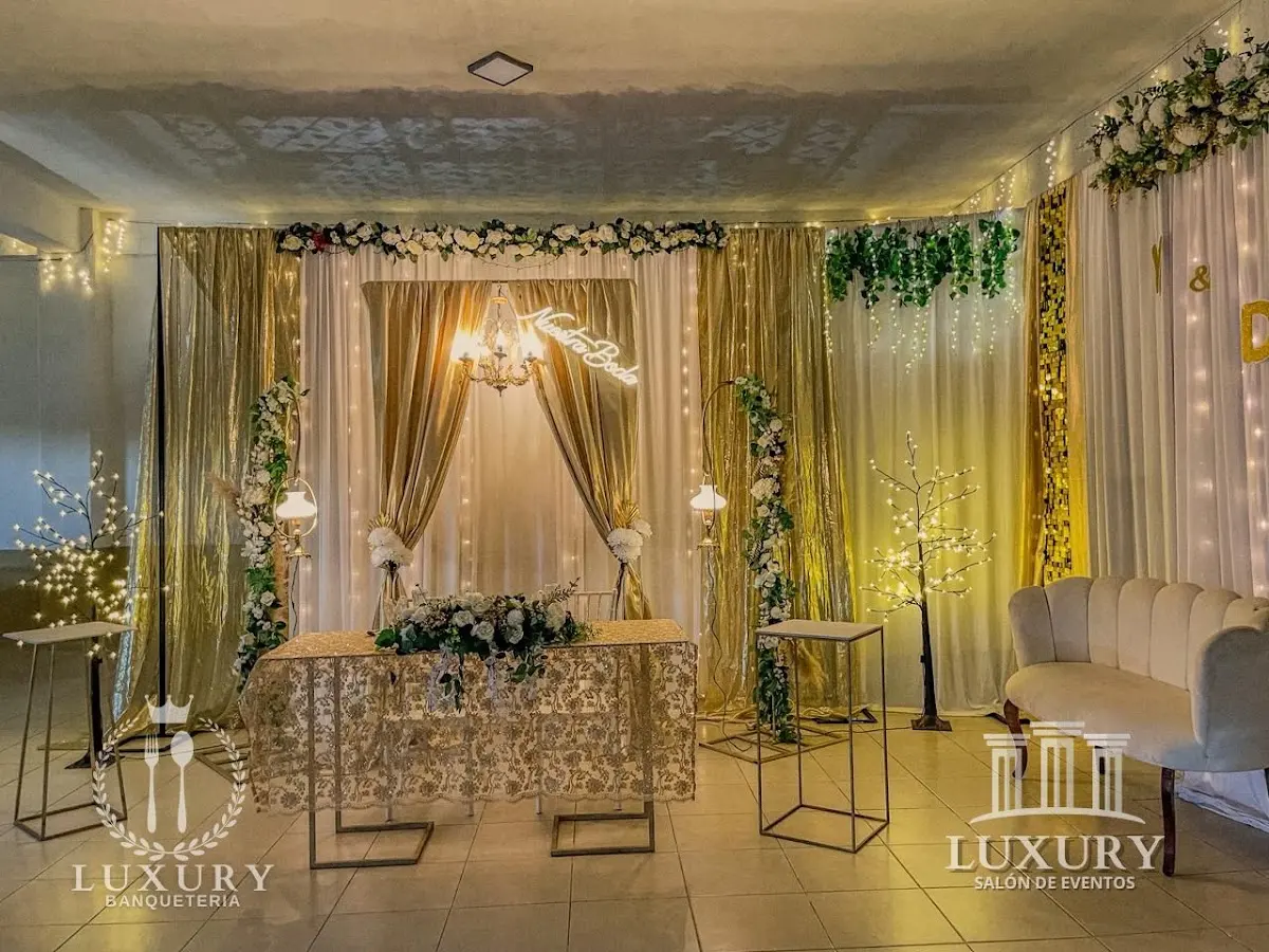 Salón De Eventos “LUXURY”