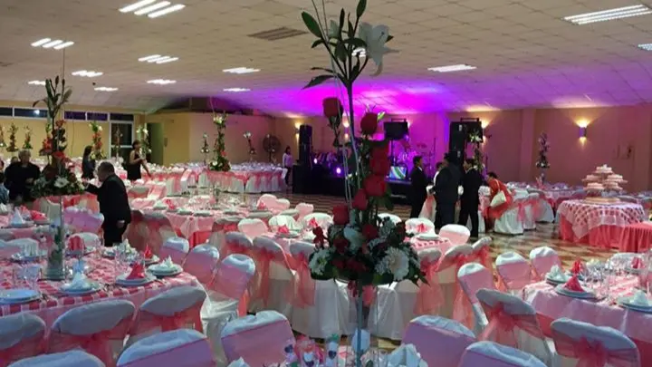 Salón de Eventos y Banquetes Jardín