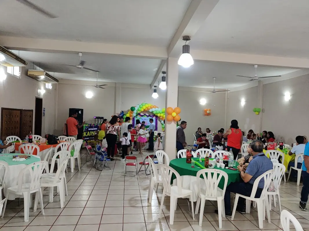 Los Arcos Salón de Eventos