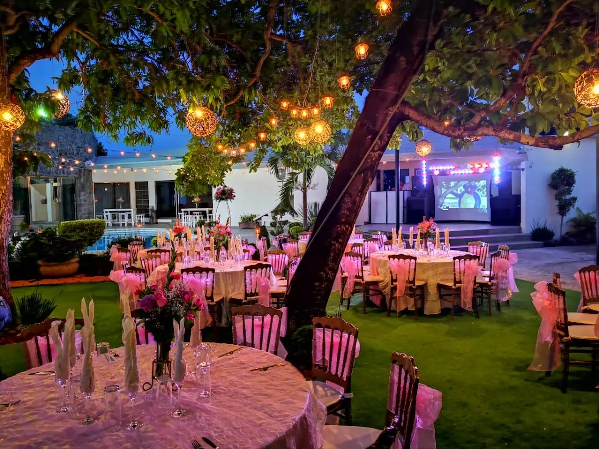Salón de Eventos y Suites El Jardín