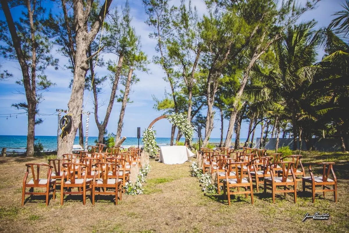 Ana Capitán - Wedding and Event Planner