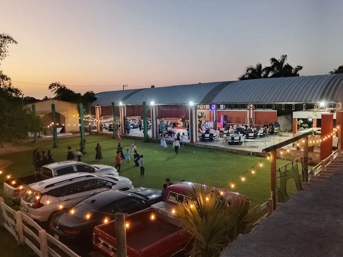 Jardín para eventos sociales "Martín House "
