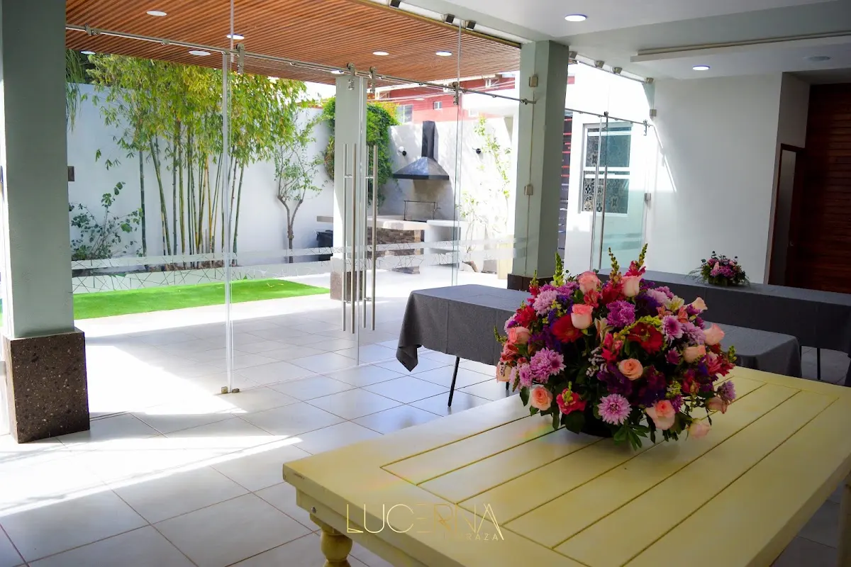 Lucerna Terraza
