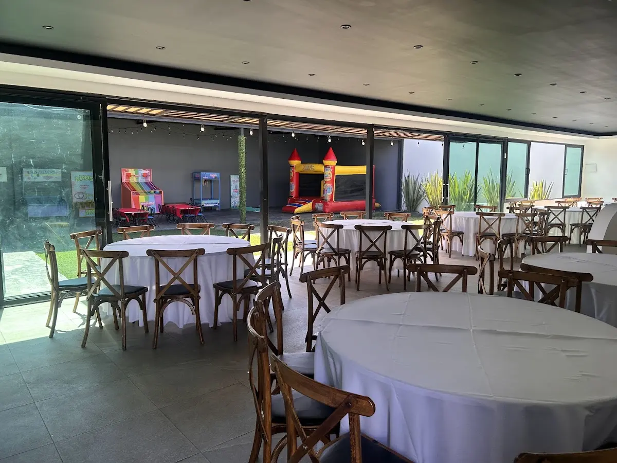 SALON LAS MARGARITAS